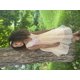 thumbnail video image 2 of Vestido de Niña Beige con Lunares, Bordado Floral, Perlas, Cuello en V, sin Mangas, 7 Años, 2 of 9