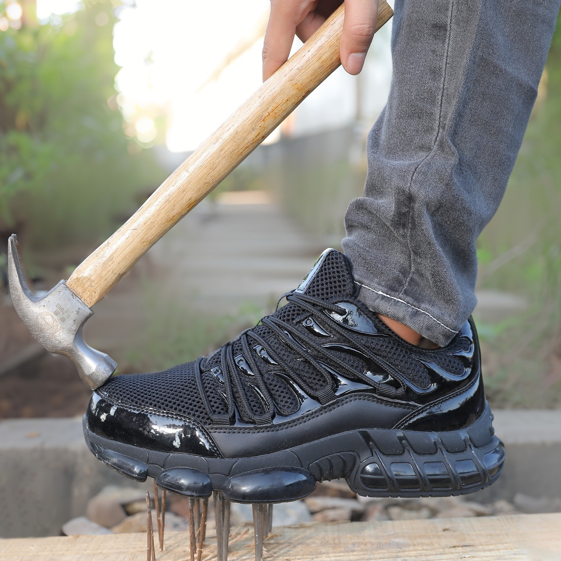 thumbnail video image 1 of NIFOFISE Zapatos de Trabajo con Punta de Acero para Hombre y Mujeres - Punta Compuesta Ligera con Cojín de Aire y a Prueba de Perforaciones, 1 of 2